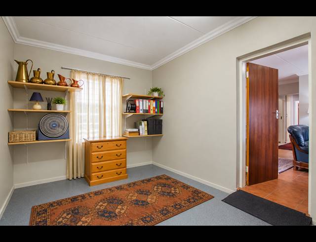 2 BEDROOM TOWNHOUSE FOR SALE IN RIETVALLEIRAND